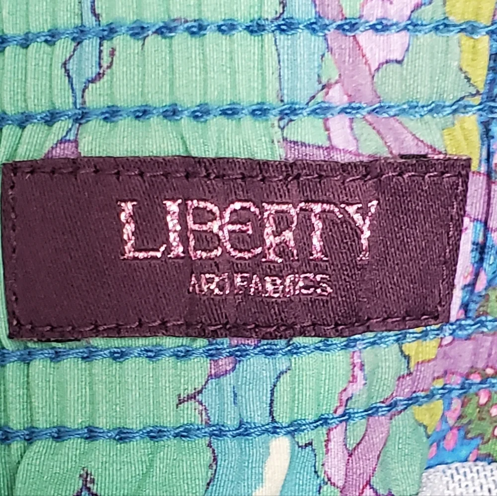 Onia Liberty Fabrics Swim Shorts Elstic Waist Pockets Mesh Inside UPF 50+ Size S